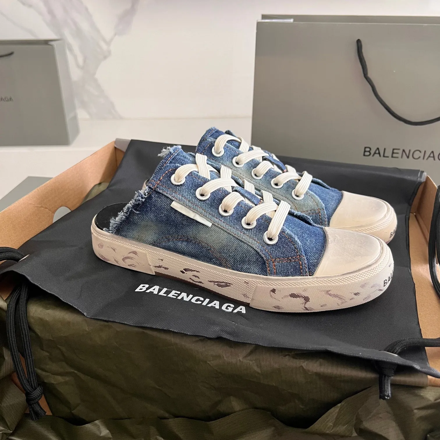 👟👟Ex-factory price 420👟👟 Half-drag denim BALENCIAGA washed and aged craftsmanship half-drag low-top with original packaging Code number: 35-44 (45 customized)